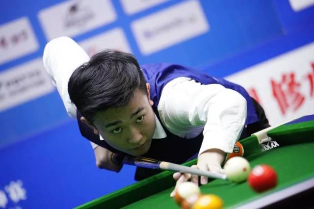 上场下追逐 上场下追逐